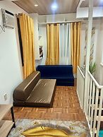 Bloomstone Urban Chill Cabin