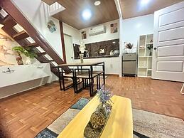 Bloomstone Urban Chill Cabin