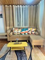 Bloomstone Urban Chill Cabin