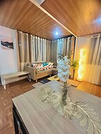 Bloomstone Urban Chill Cabin