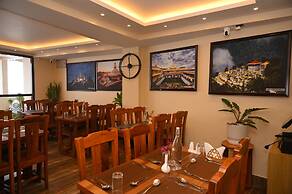 Hotel Golden Potala
