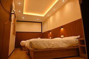 Hotel Golden Potala