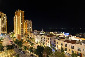 Capella Apartment Fireworks & Ocean View