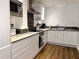 Stylish 2-bed Apt-private Parking-10mins to Centre