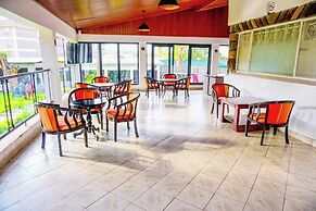 4 Tee's Hotel Rongai