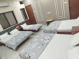 HOTEL SHREE GAJANAND PALACE
