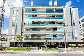 Sophisticated fit With 3 Suites Jurere Les403