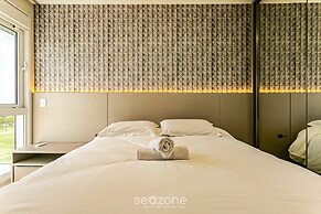 Sophisticated fit With 3 Suites Jurere Les403
