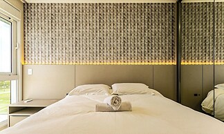 Sophisticated fit With 3 Suites Jurere Les403