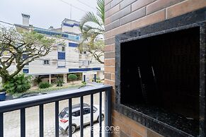 Ap w/ Barbecue and Pool 350m Jurere Beach Jpr201