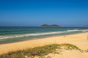 High Standard Studio on the Sand in Floripa Irb205