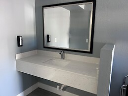Airport Motor Inn