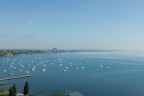 Crowne Plaza Geelong by IHG