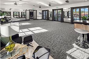 Miramar Apartments By Landing
