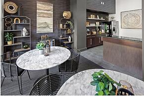 Miramar Apartments By Landing