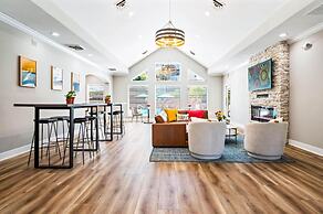 Landing Apartments - Eureka