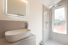 Wisteria Way - From 200 Per Night