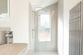 Wisteria Way - From 200 Per Night