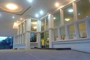 Naya Park View Hotel