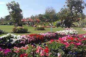 Naya Park View Hotel