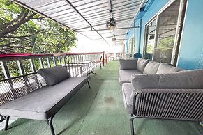 Sunshiny-BB Hostel near Punnavithi BTS station
