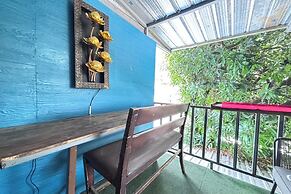 Sunshiny-BB Hostel near Punnavithi BTS station