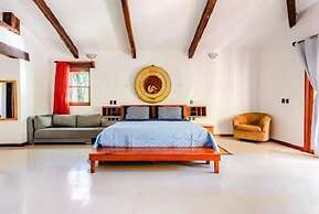 Villa con Piscina y Acceso a Laguna Yalkú, Akumal
