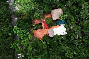 Villa con Piscina y Acceso a Laguna Yalkú, Akumal