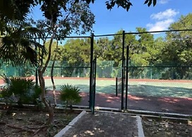 Villa con Piscina y Acceso a Laguna Yalkú, Akumal