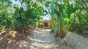 Villa con Piscina y Acceso a Laguna Yalkú, Akumal