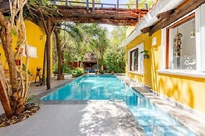 Villa con Piscina y Acceso a Laguna Yalkú, Akumal