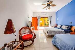 Villa con Piscina y Acceso a Laguna Yalkú, Akumal