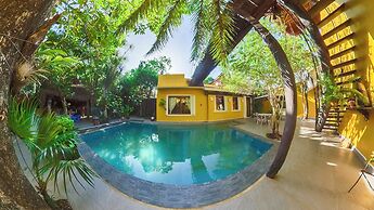 Villa con Piscina y Acceso a Laguna Yalkú, Akumal