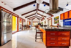 Villa con Piscina y Acceso a Laguna Yalkú, Akumal