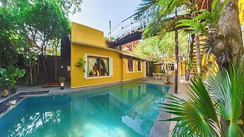 Villa con Piscina y Acceso a Laguna Yalkú, Akumal