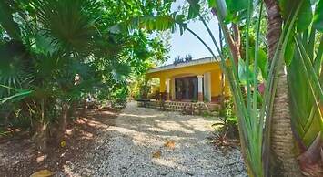 Villa con Piscina y Acceso a Laguna Yalkú, Akumal
