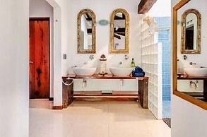 Villa con Piscina y Acceso a Laguna Yalkú, Akumal
