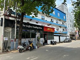 Lotus Hotel Inn