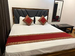 Lotus Hotel Inn