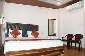 Lotus Hotel Inn