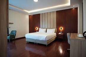 Crescent International Hotel