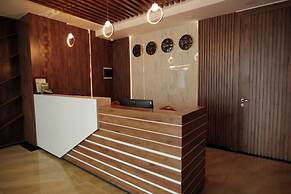 Crescent International Hotel