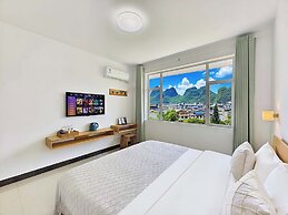Yangshuo Singingriver climbers house