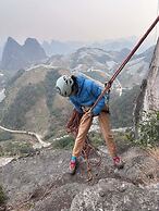 Yangshuo Singingriver climbers house