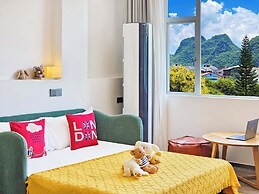 Yangshuo Singingriver climbers house