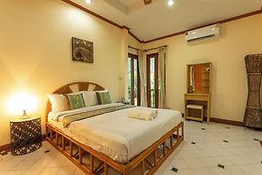 Thai-Style Villa with Charm V114