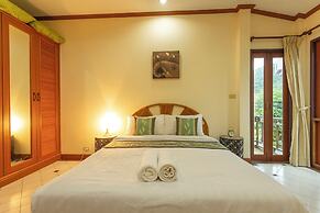 Thai-Style Villa with Charm V114