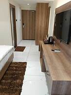 MOHANS INN