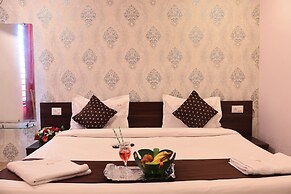 HOTEL GOLDEN TREE