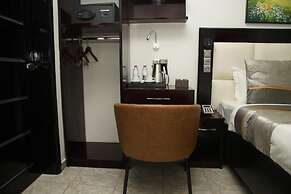 Exotic Plaza Hotel